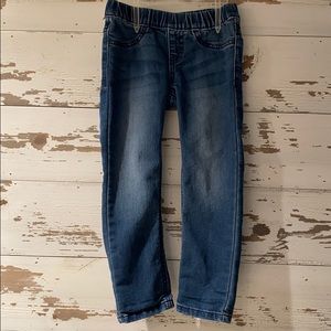 Super comfy/stretchy jean legging! 4T